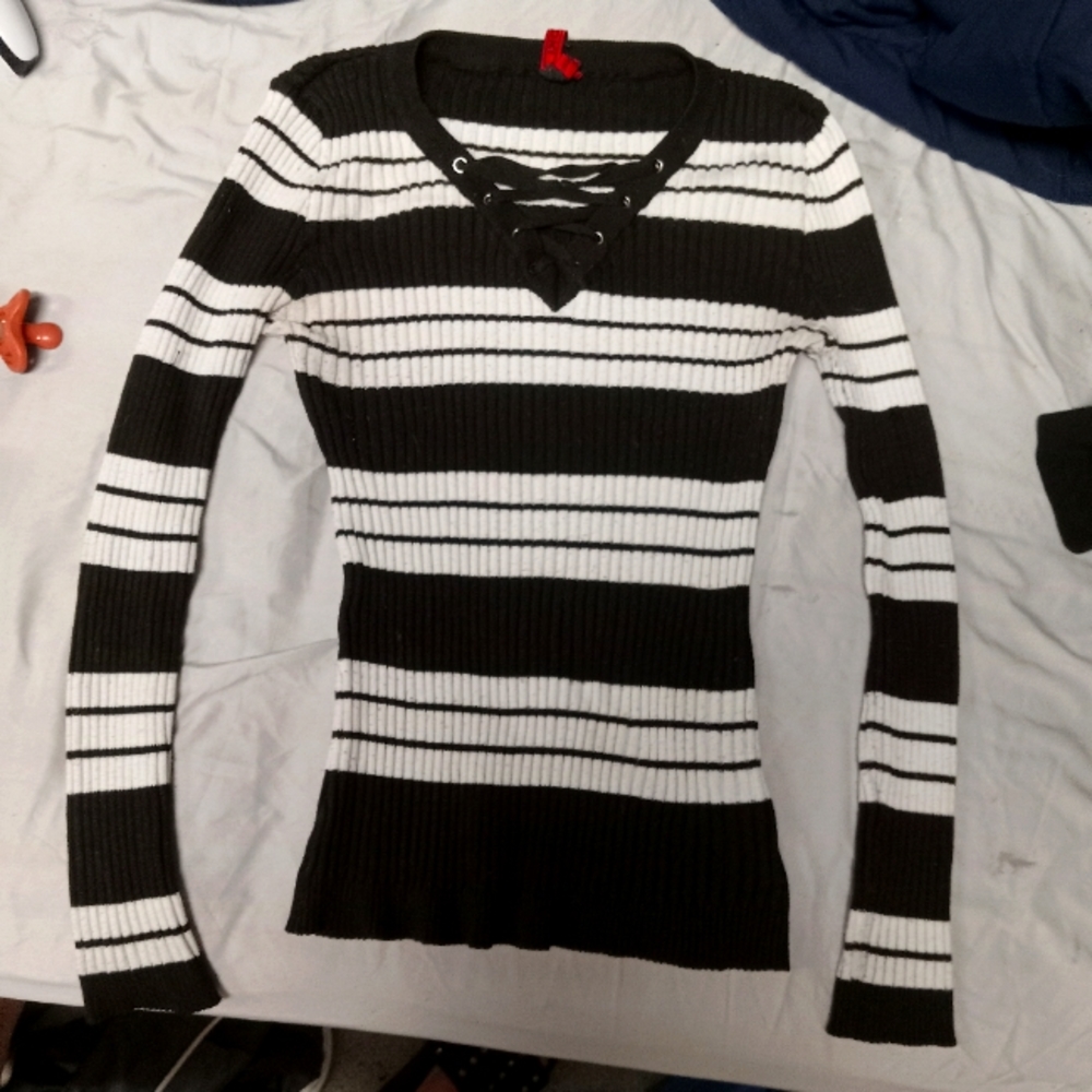 Yoki stretch lace up comfy sweeter size 2XL black and white